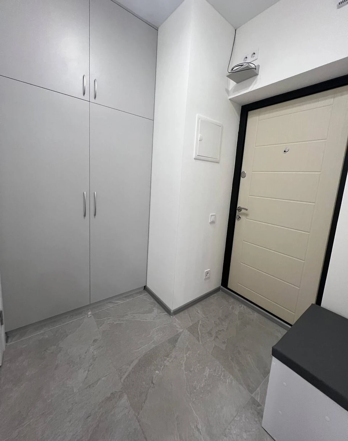 1-кімнатна квартира, Голосіїв: дизайнерський ремонт, ліфт і вода без світла - фото 3