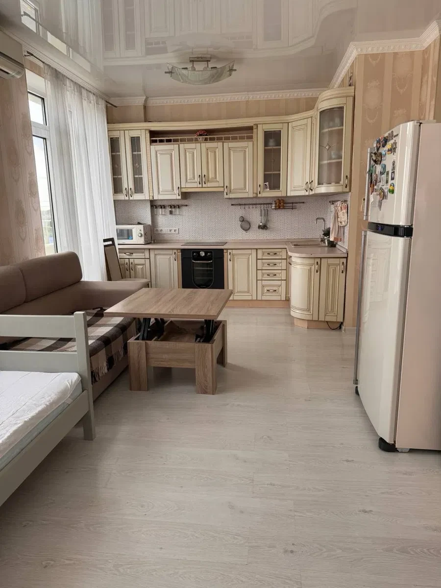 1-кімнатна квартира у ЖК Кадор: кухня 25 м², ліфти працюють без світла - фото 3