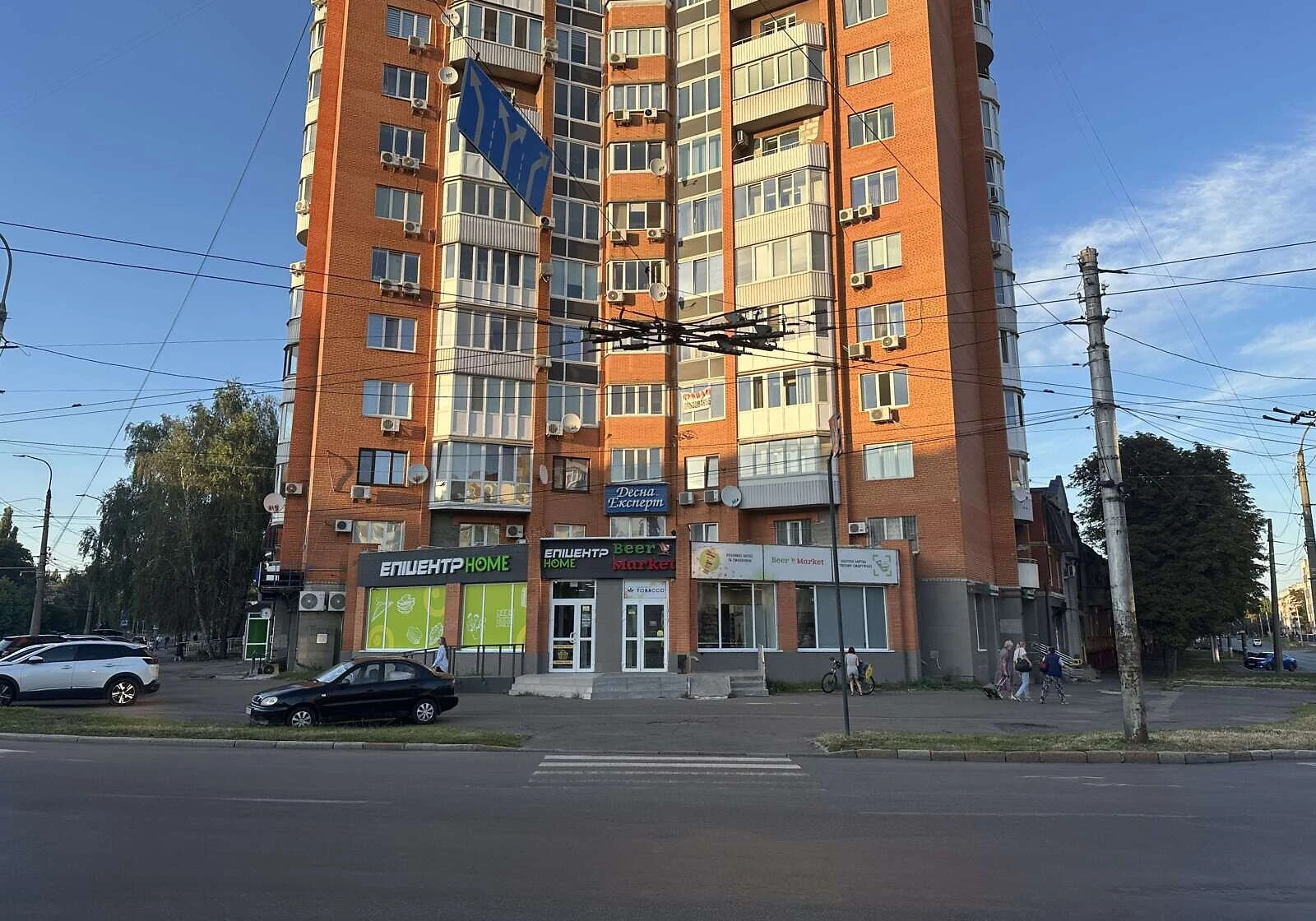 3-кімнатна квартира, Круг: цегляні стіни, консьєрж - фото 1