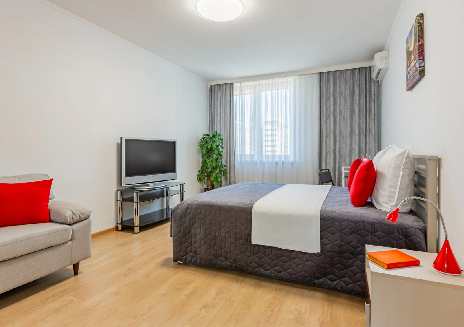 1-кімнатна квартира, Позняки: метро Позняки, укриття - фото 1