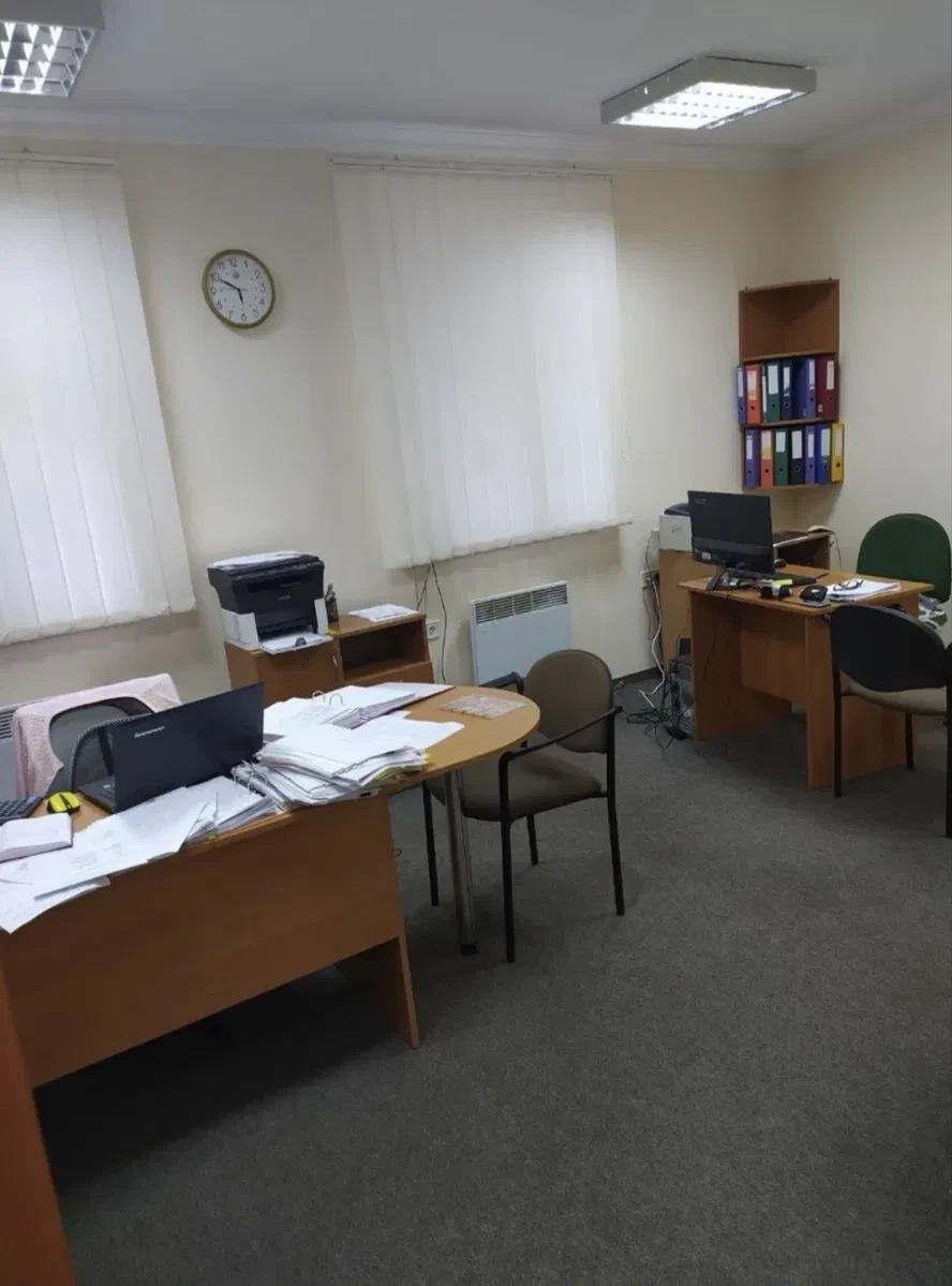 Офіс, Личаківський: дві ізольовані кімнати, садок і парковка - фото 2