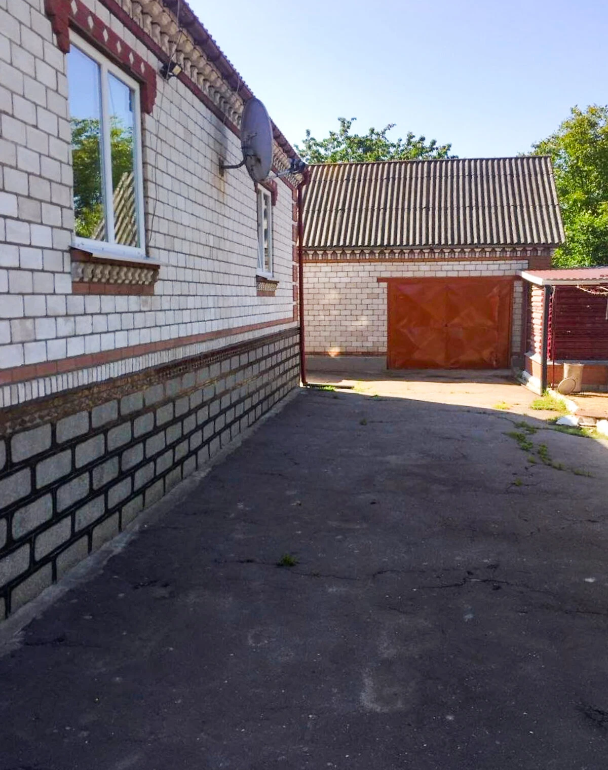 Дом, Вапнярка: веранда, беседка, гараж с подвалом - фото 1