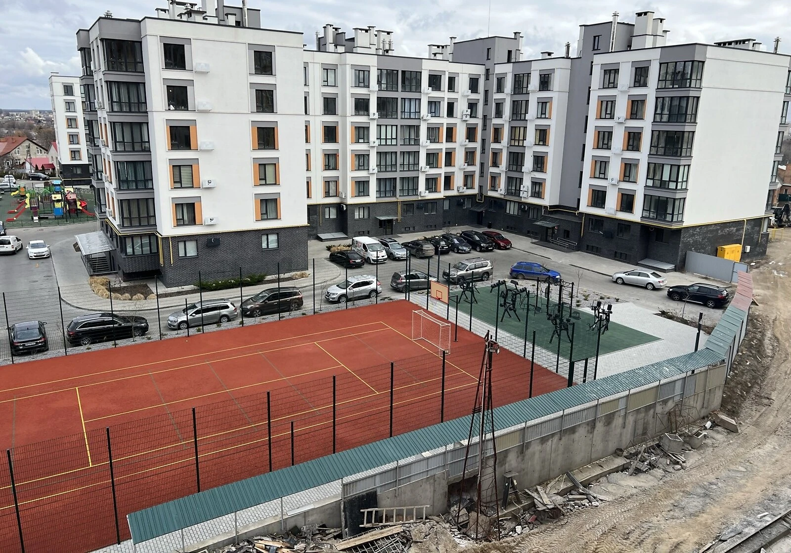 3-комнатная квартира, Пятничаны: газовое отопление, вода и газ без света - фото 1