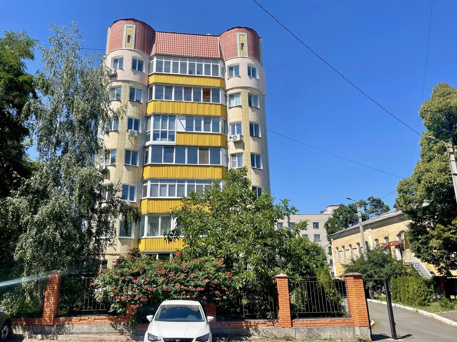 2-кімнатна квартира у ЖК ТОР-ЦЕНТР: паркомісце, еркер - фото 1