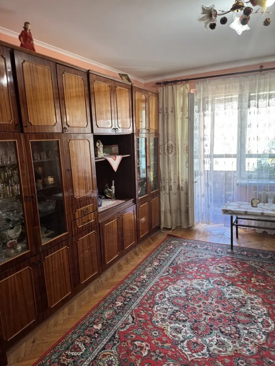 2-кімнатна квартира, Шевченківський: ізольовані кімнати, два балкони, фото 3