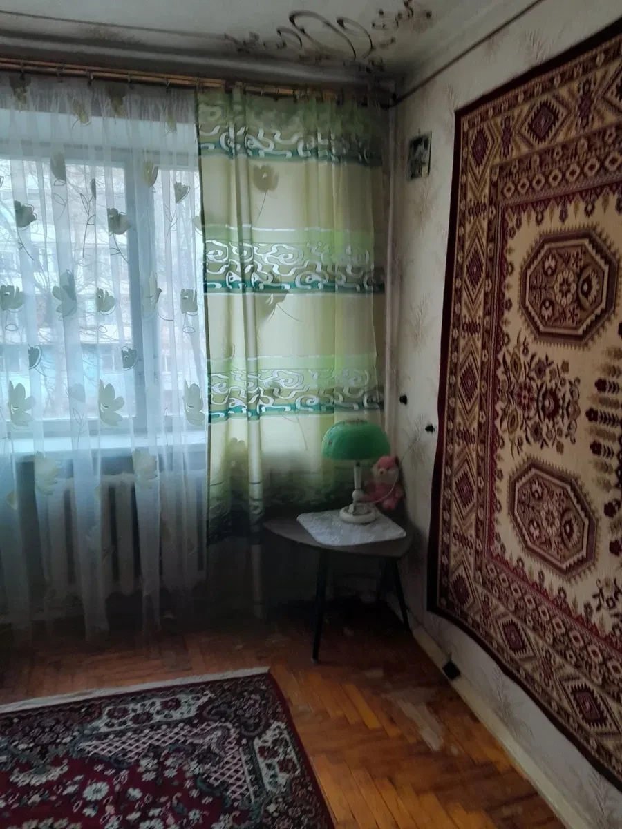 2-кімнатна квартира, Комунарський: засклений балкон, цегляний будинок - фото 2
