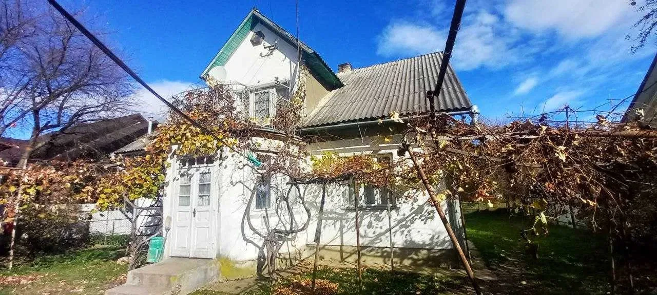 Будинок, Сторожинець: гараж, 10 соток, торг - фото 1