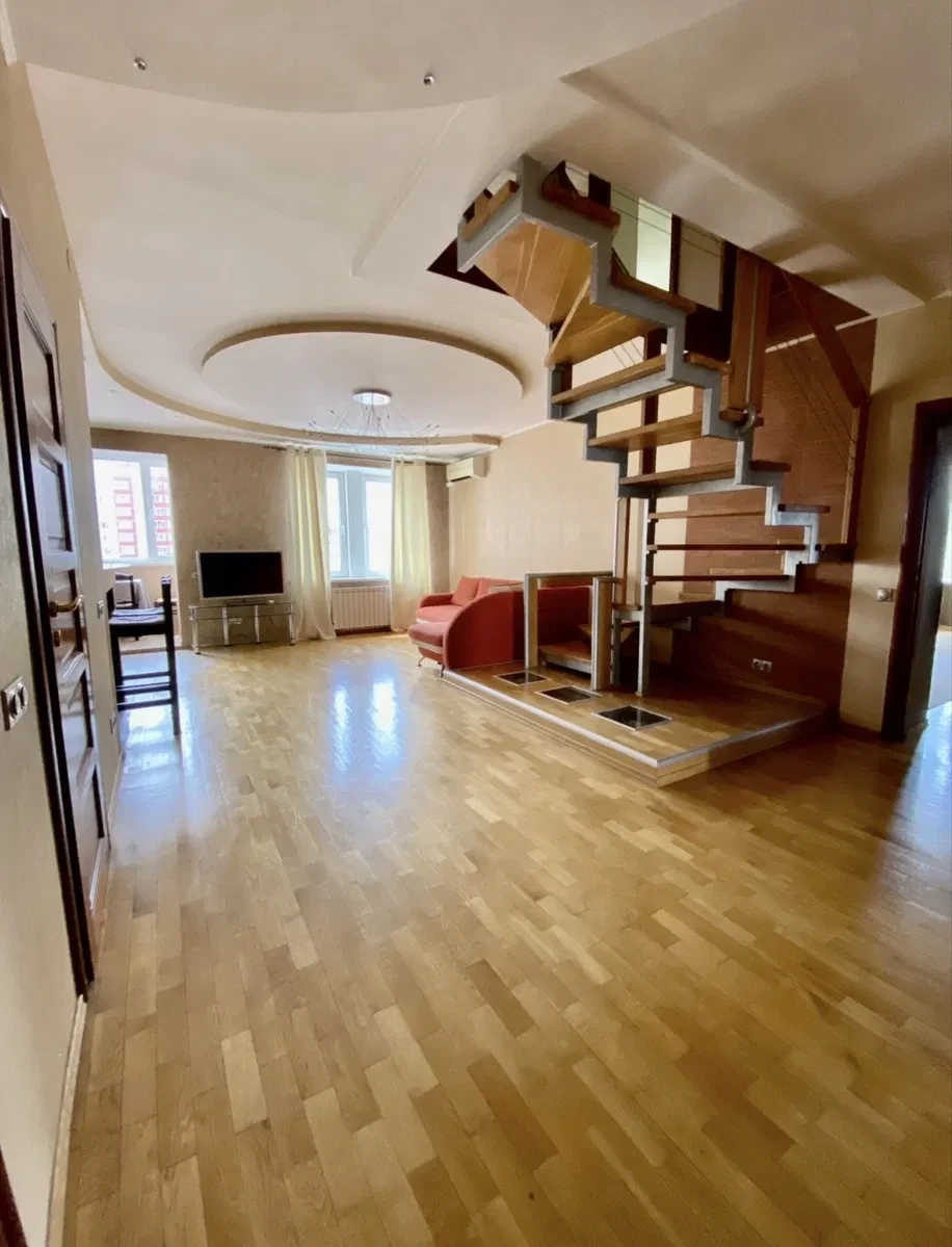 4-кімнатна квартира, Дарницький: інвертор, гардеробна - фото 1