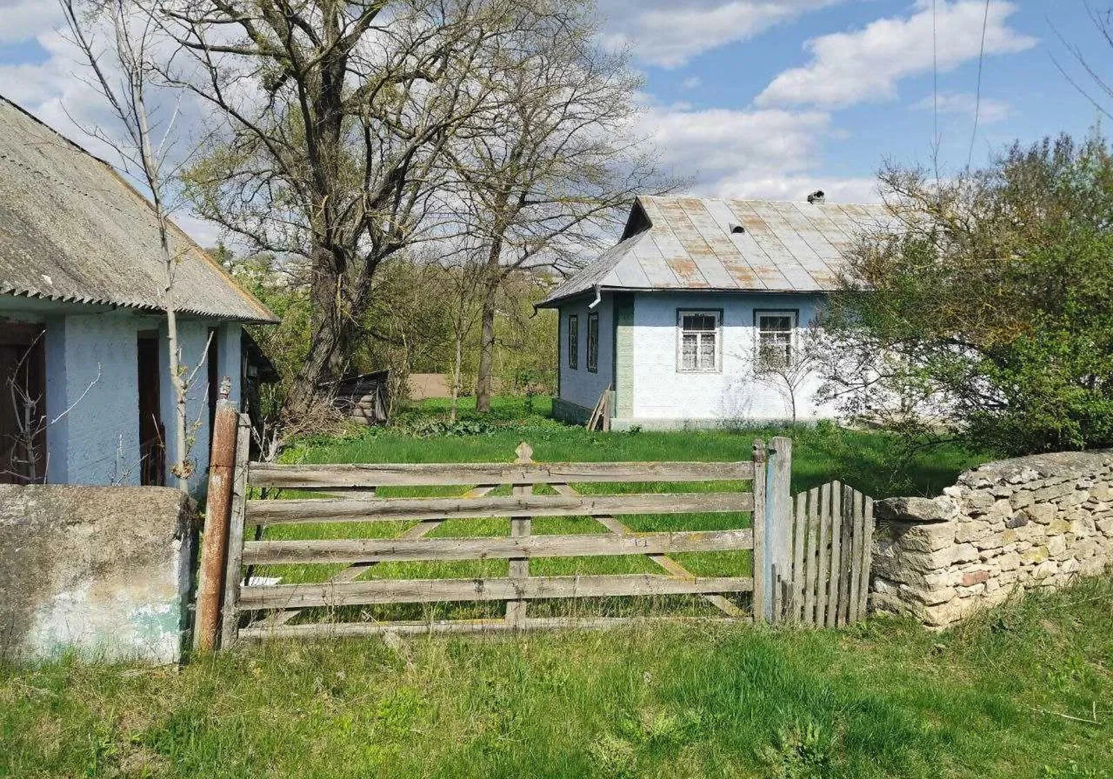 Дача, Черновцы: 30 соток, скважина, торг возможен