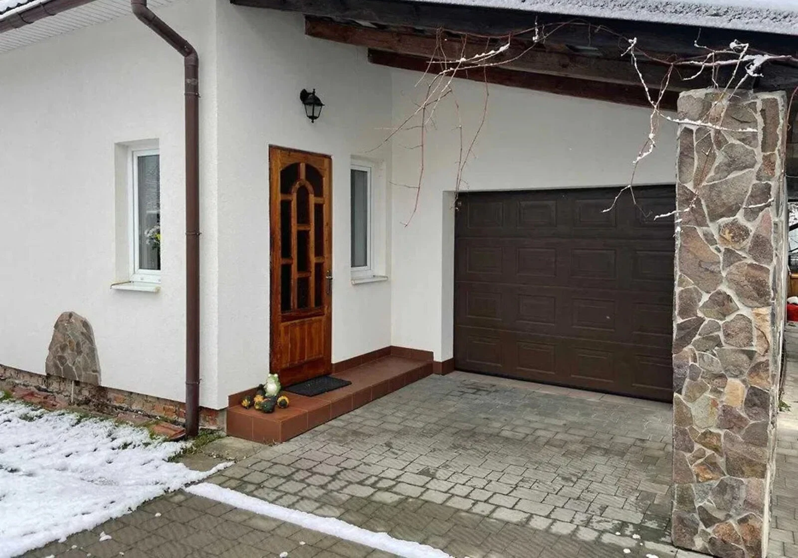 Будинок, район Рясне: гараж, бесідка, 5 соток