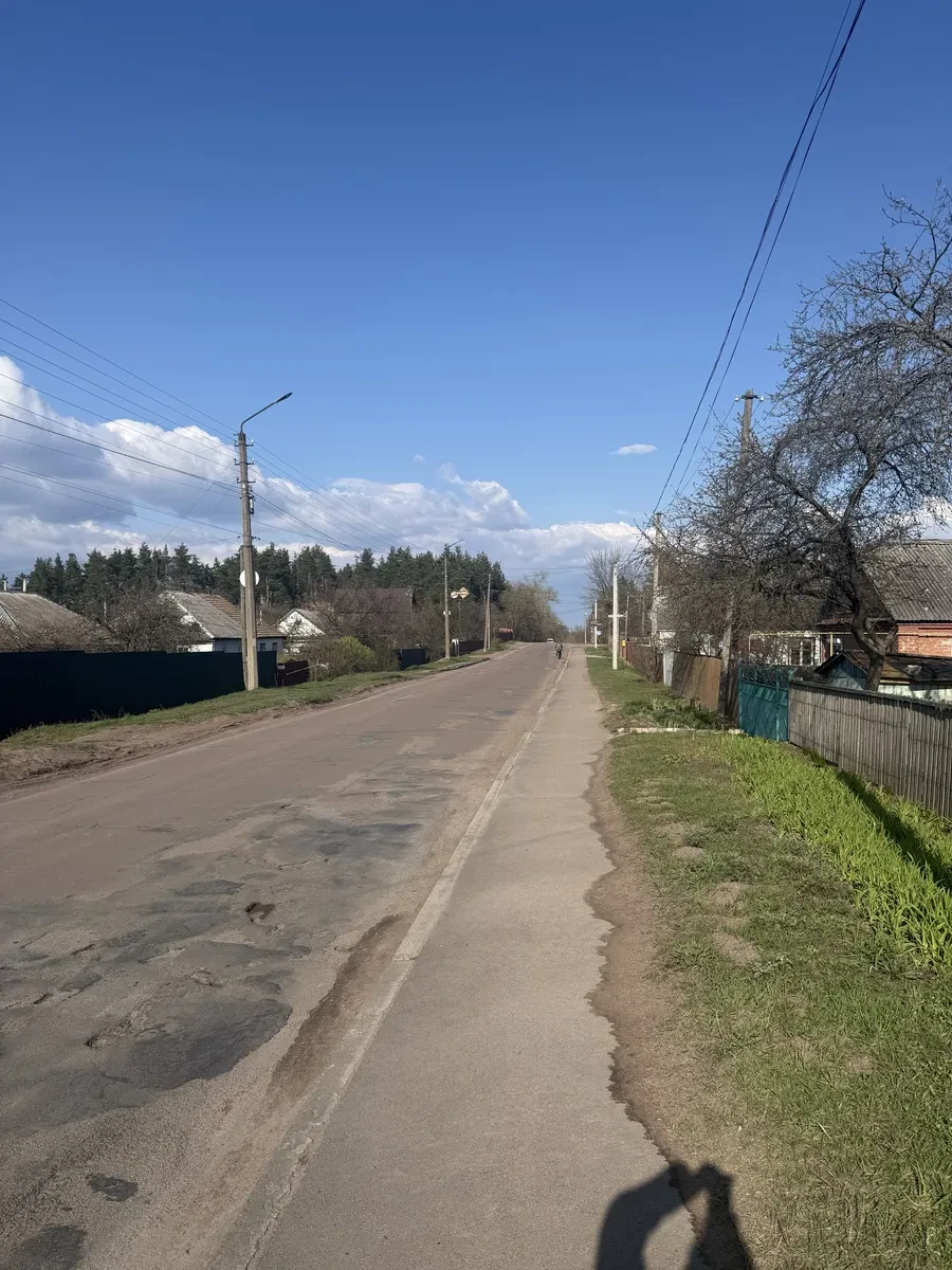 Ділянка 6 соток, Коростень: асфальтована дорога, ліс - фото 3