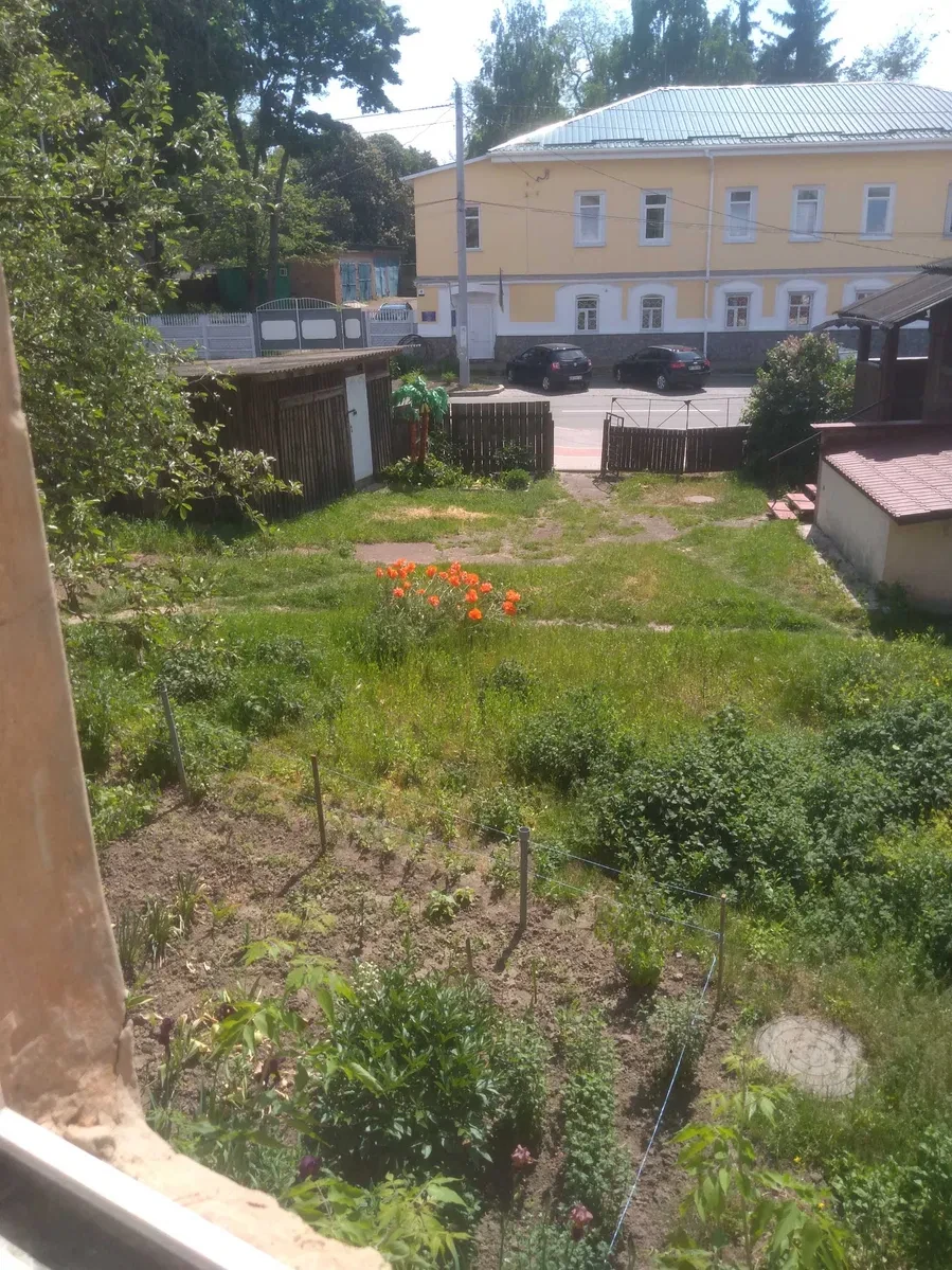 2-кімнатна квартира, Чернігів: дров’яна піч, парковка для авто - фото 2