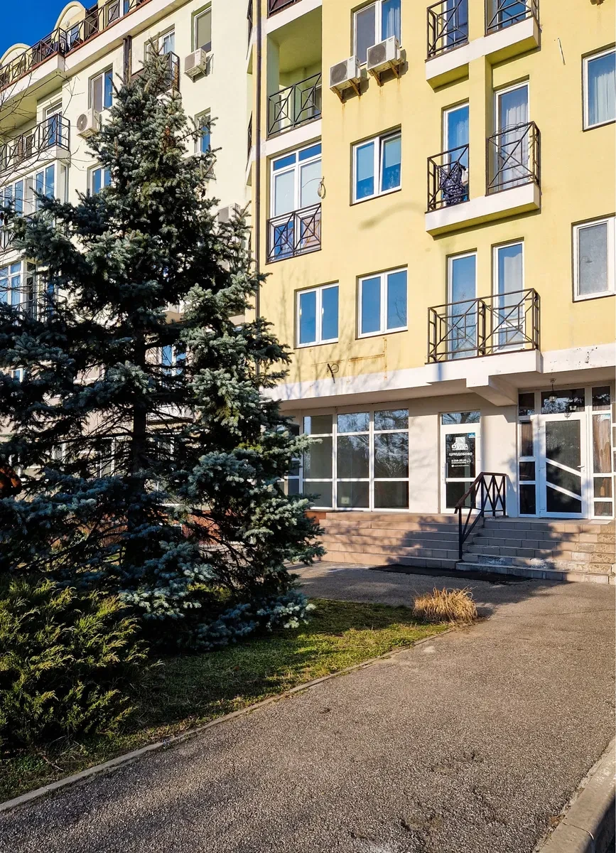Офис, Козин: фасадный, кабинетная система, подземный паркинг - фото 1