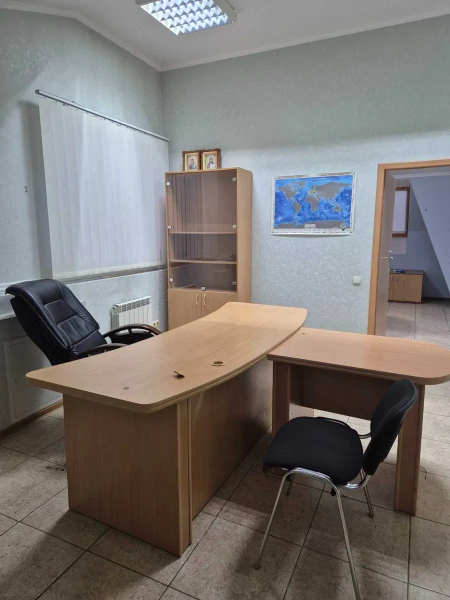 Офіс, Вокзальна: фасадне, власна котельня, паркувальне місце, фото 4