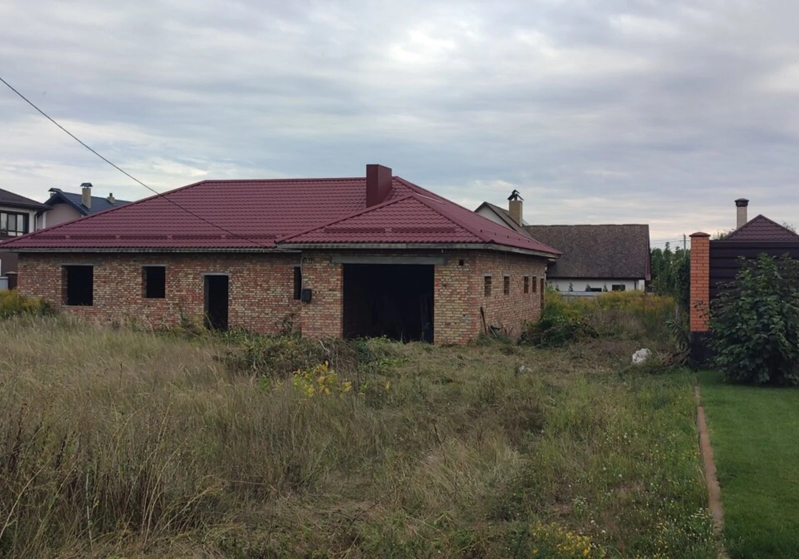 Дом, Луначарский: 10 соток, терраса, гараж