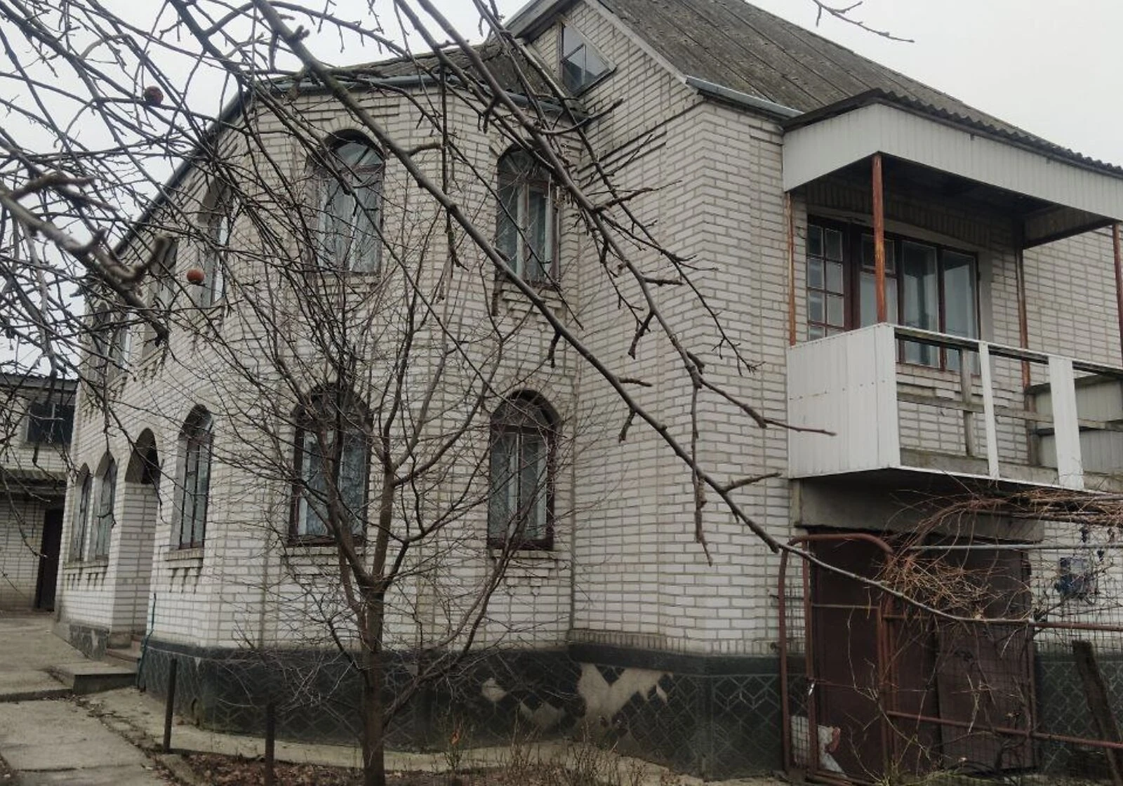 Будинок, Миронівка: гараж у цоколі, город і літня кухня - фото 1