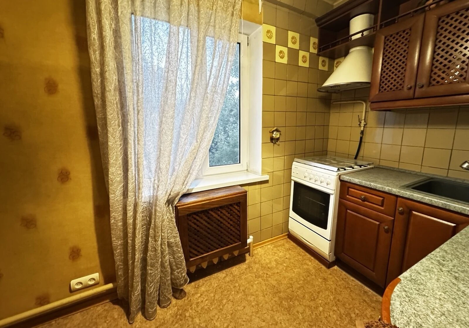 2-кімнатна квартира, Відрадний: євроремонт, вода й тепло без світла - фото 1