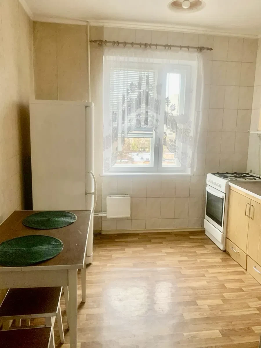 2-комнатная квартира, Дарницкий: балкон на две комнаты, метро Харьковская