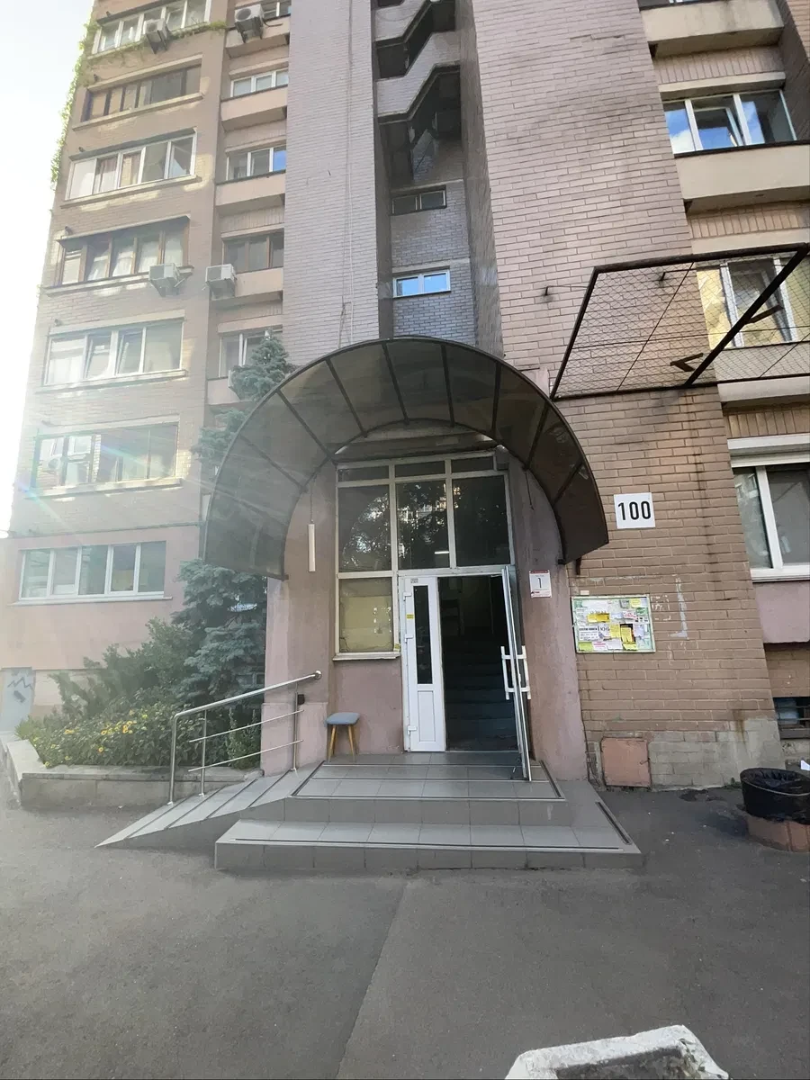 3-кімнатна квартира, Голосіївський: під комерційну нерухомість