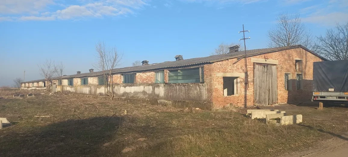 Приміщення, Зміїнець: асфальтований доїзд, продаж частинами
