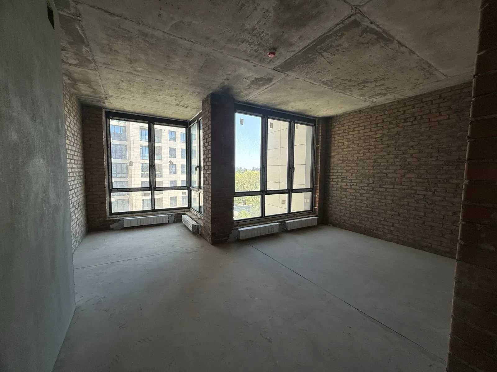 2-кімнатна квартира у ЖК Crystal Park Tower: панорамні вікна, тераса - фото 4