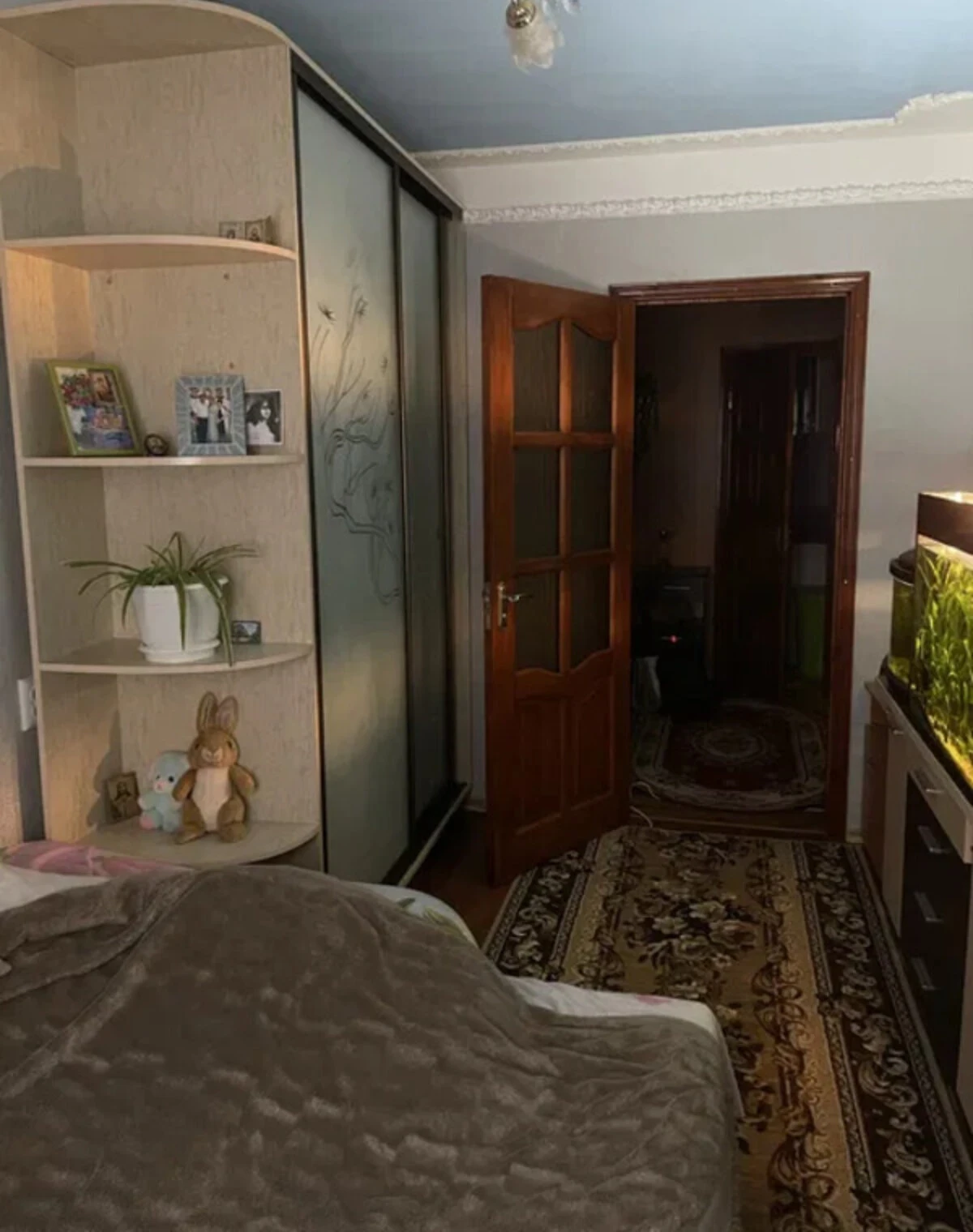 3-кімнатна квартира, Половки: косметичний ремонт, цегляні стіни - фото 3