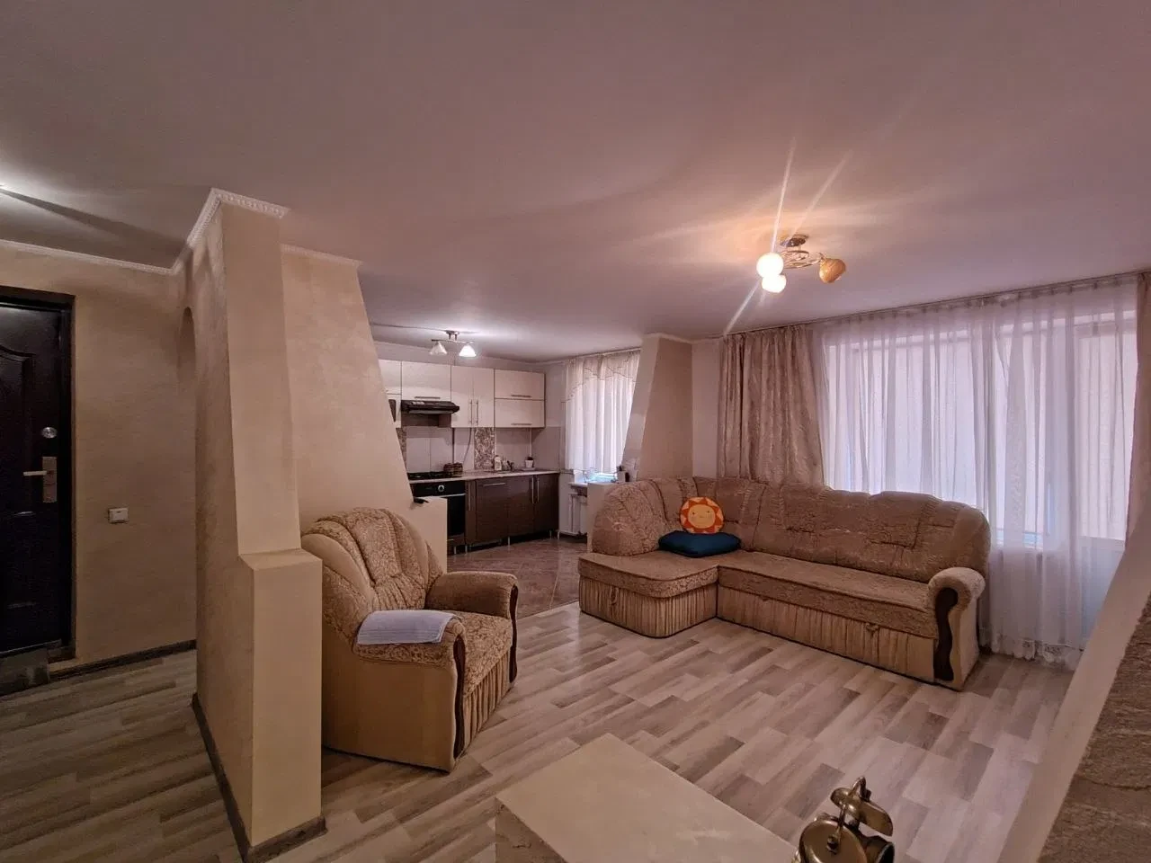 3-комнатная квартира, Шептицкий: ремонт, балкон и лоджия, фото 2