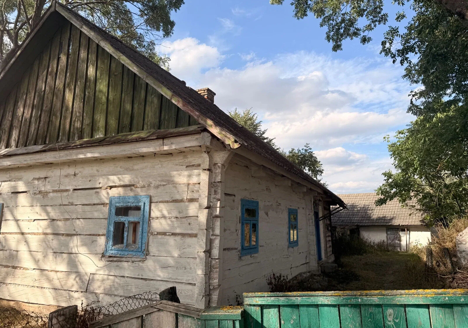 Дача, Плоска: 67 соток, сад і господарські будівлі