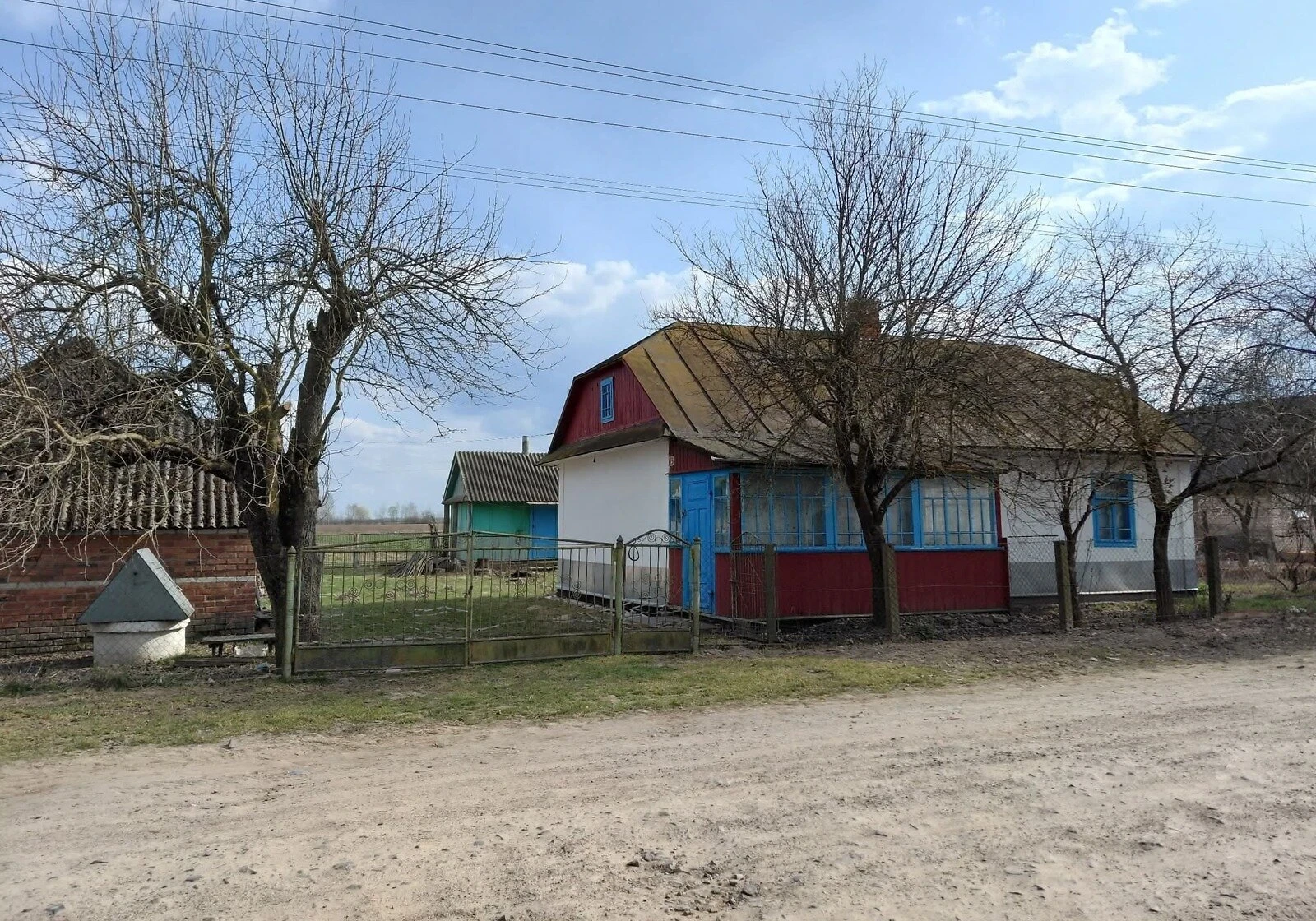 Дом, Четвертня: веранда, 50 соток, колодец