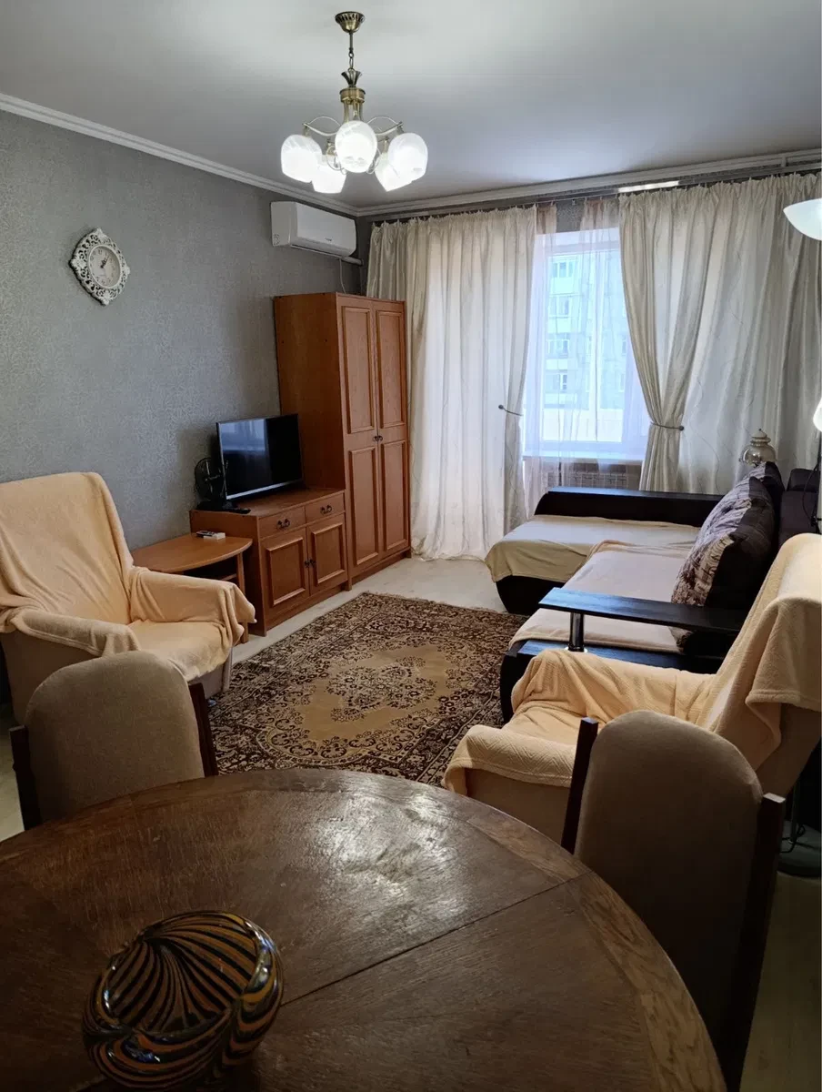 2-кімнатна квартира, Центральний: після капремонту, гараж