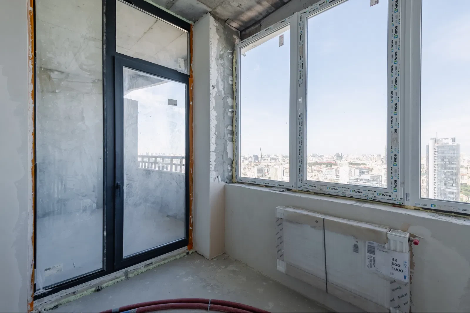 1-кімнатна квартира, Печерський: панорамний вид на Київ, тераса - фото 4