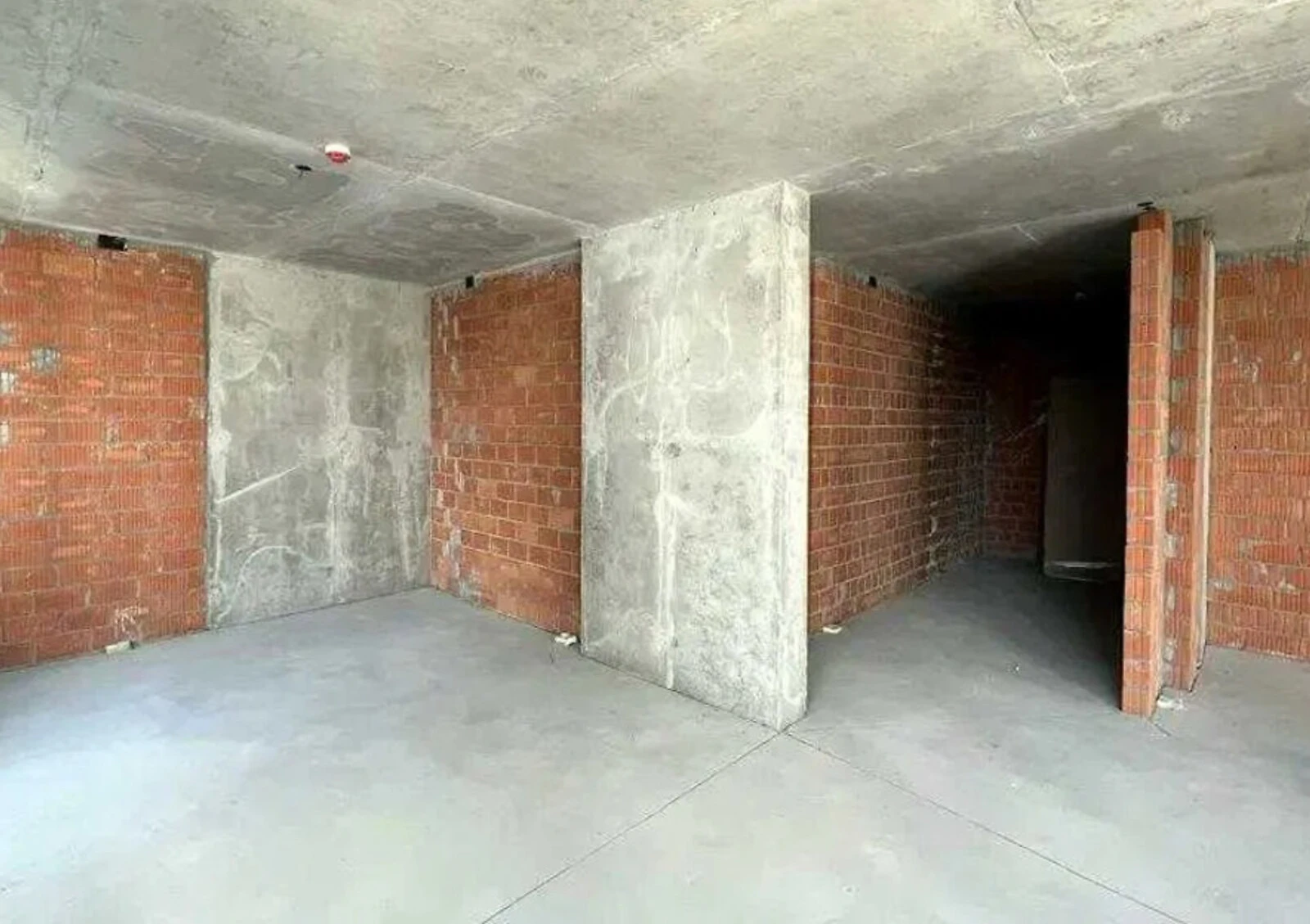 4-кімнатна квартира, вул. Зарічна: новобудова, 2 санвузли, без ремонту - фото 5