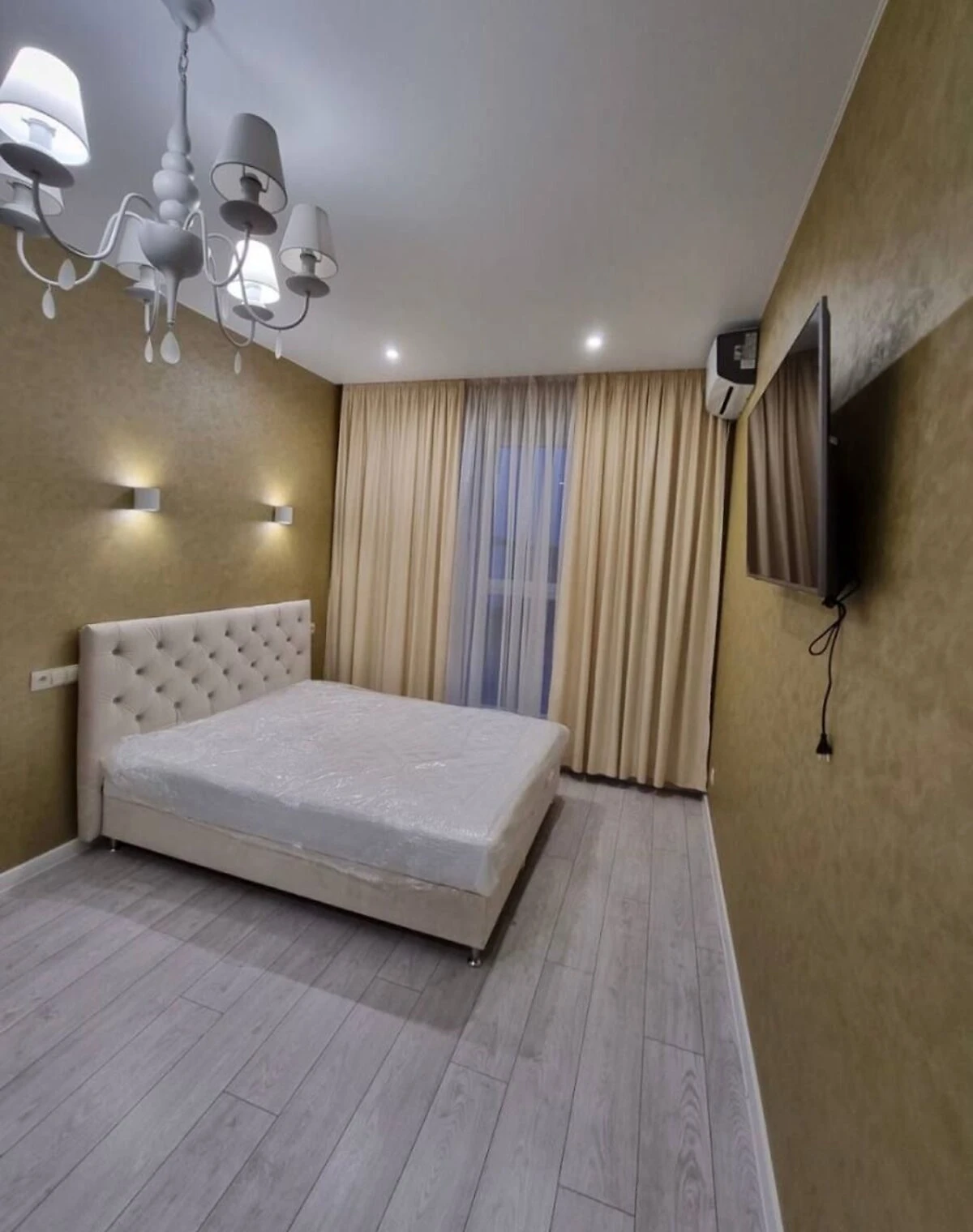 1-комнатная квартира, Южный: кирпичные стены, кухня 18 м² - фото 2