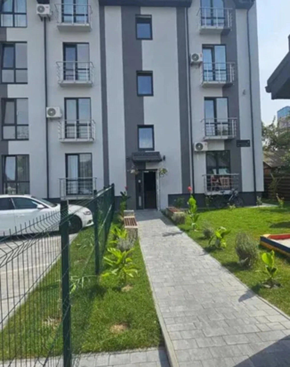 Комерційне приміщення на вулиці Лісорубна: цокольний поверх - фото 1