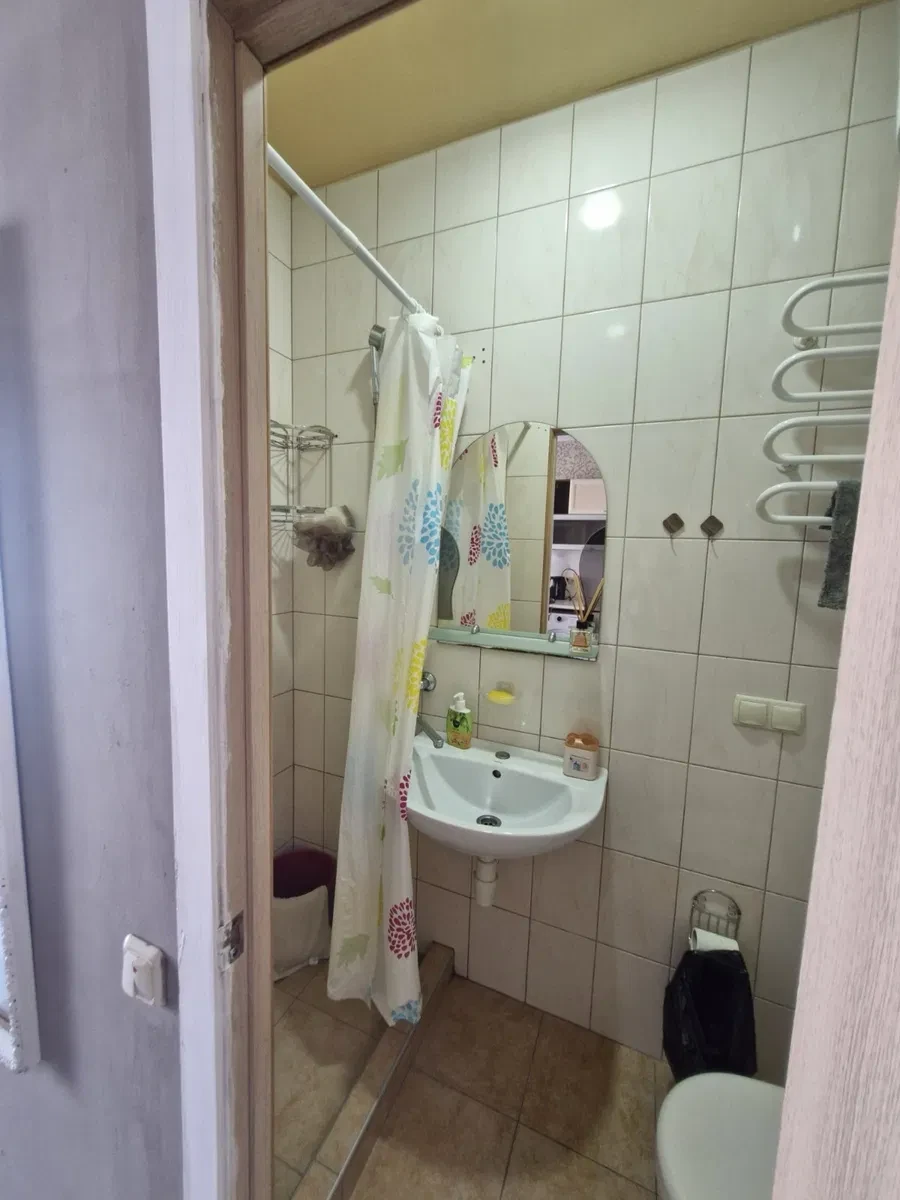Студія у ЖК золоті стовпи: балкон, облаштоване бомбосховище - фото 4