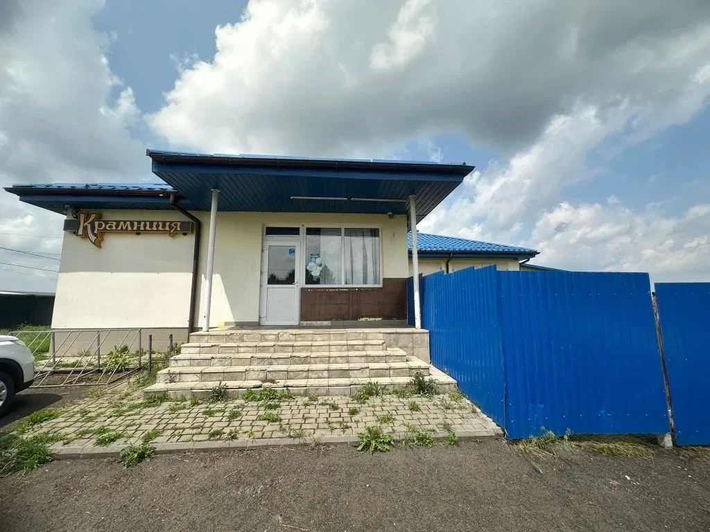 Будинок-магазин, Угринів: на кордоні з Польщею, 39 соток, три гаражі