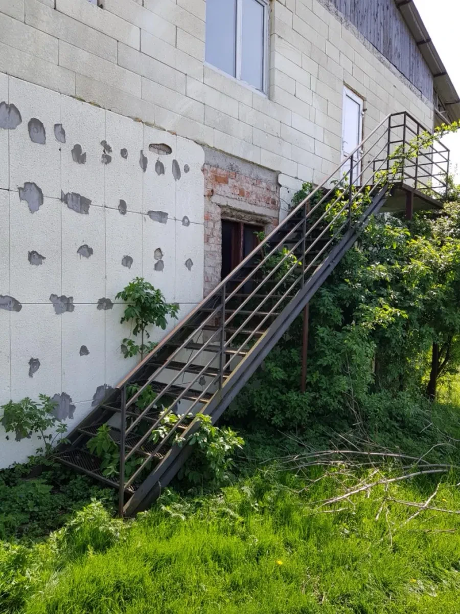 Приміщення, Ставчани: окрема будівля, центр села, 15 соток землі - фото 2