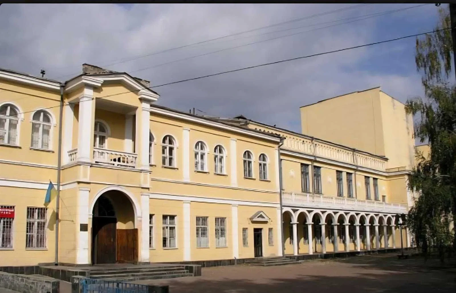 Помещение, Деснянский: панорамные окна, парковочное место - фото 1