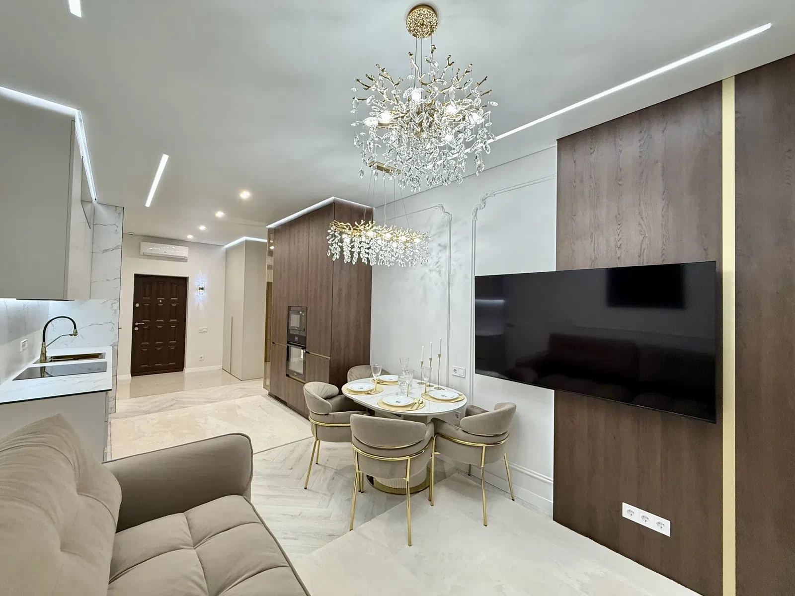 3-кімнатна квартира у ЖК Kadorr City: дизайнерський ремонт, вид на іподром - фото 2
