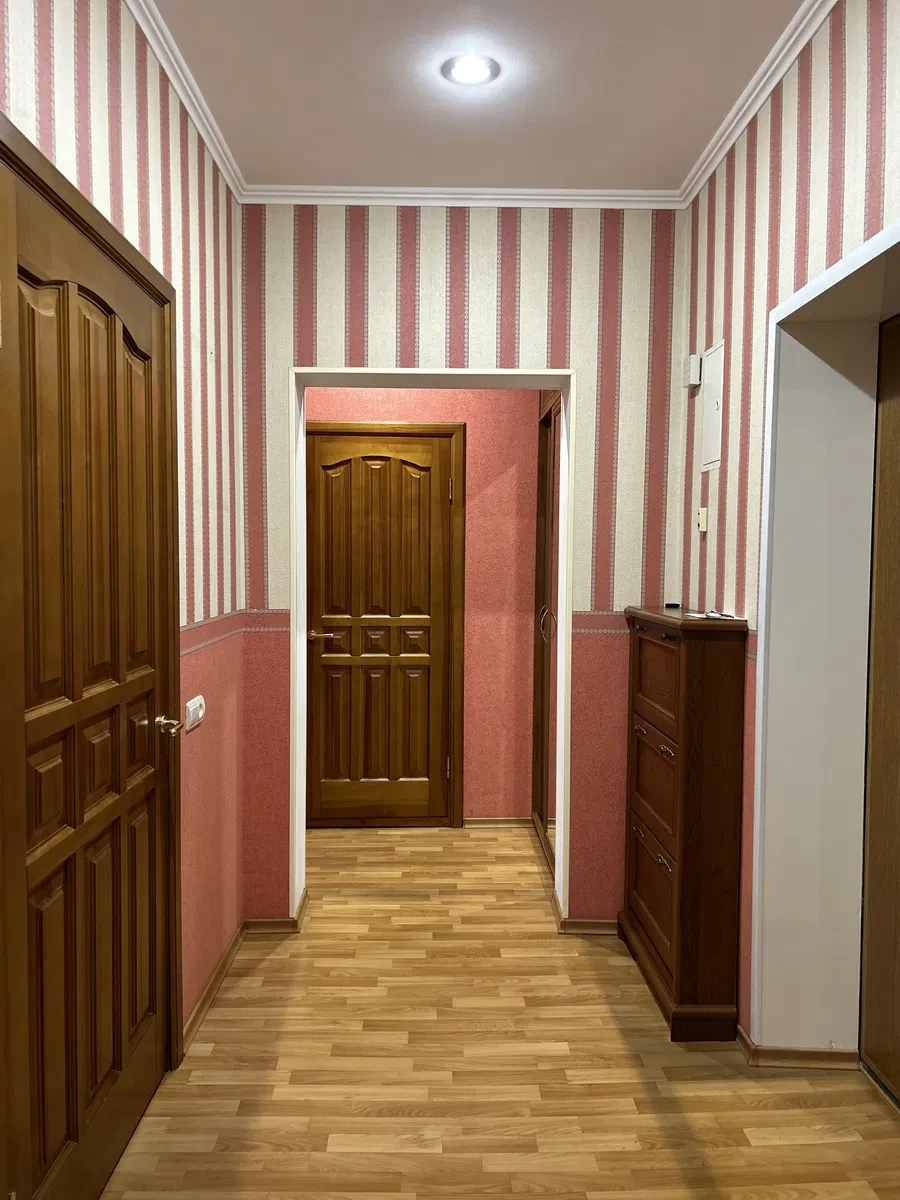 2-комнатная квартира, 95 квартал: первая сдача, панорамная лоджия - фото 3