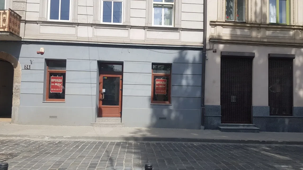 Приміщення, Галицький: фасадне, центр міста, навпроти Палацу Потоцьких - фото 1