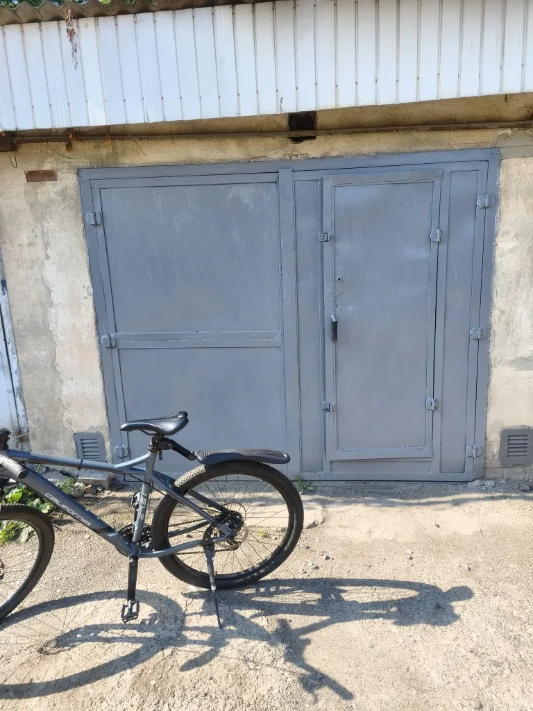 Гараж, Франківський: біля в'їзду, суха яма, кімната-майстерня - фото 4