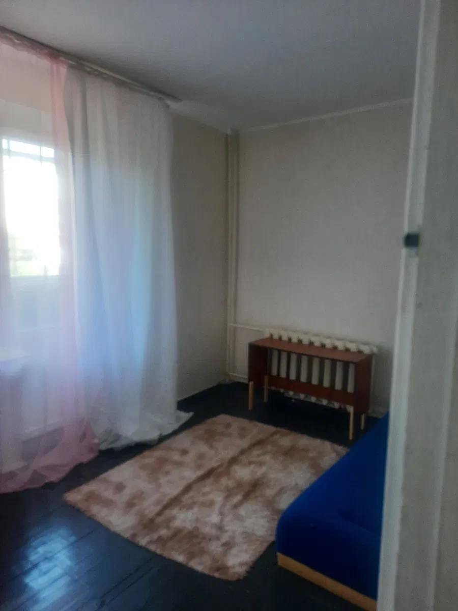 2-кімнатна квартира, Центр: дерев'яні вікна й балкон, торг - фото 3
