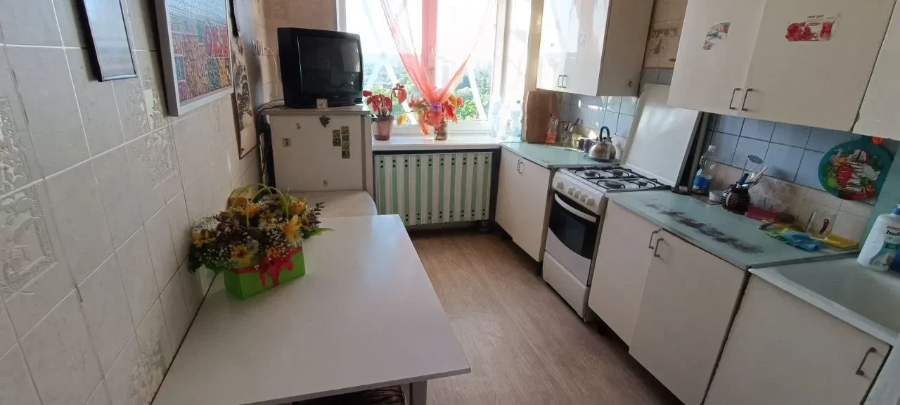 3-кімнатна квартира, Шевченківський: вид на парк, метро Берестейська за 5 хв - фото 2