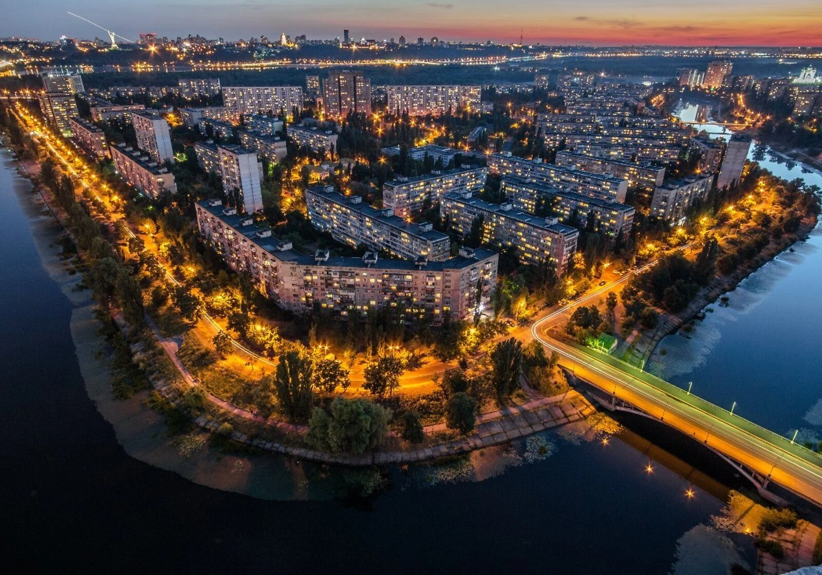 3-комнатная квартира, Русановка: дизайнерский ремонт, кухня-студия - фото 1