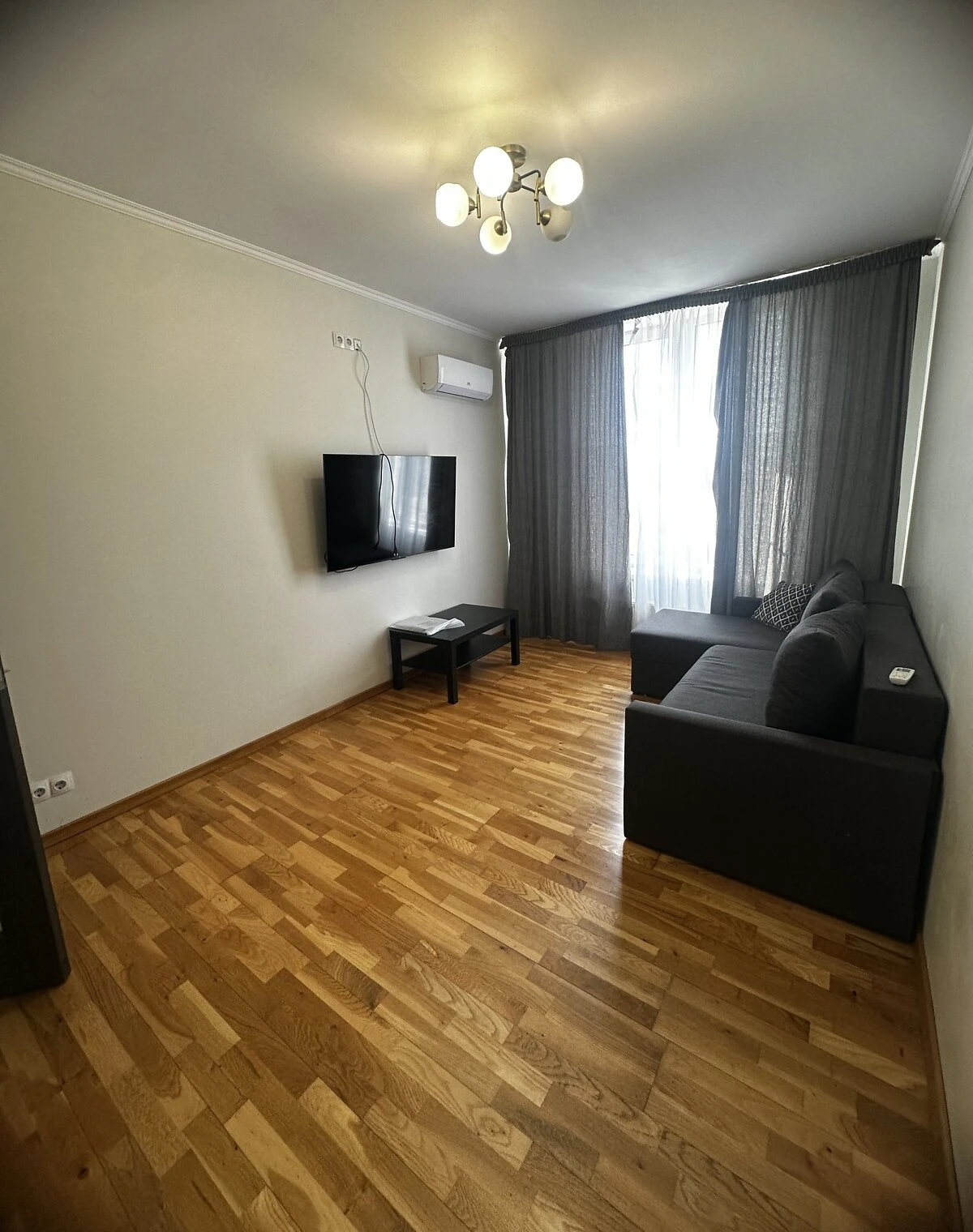 3-комнатная квартира, Петропавловская Борщаговка: кирпичные стены, фото 5