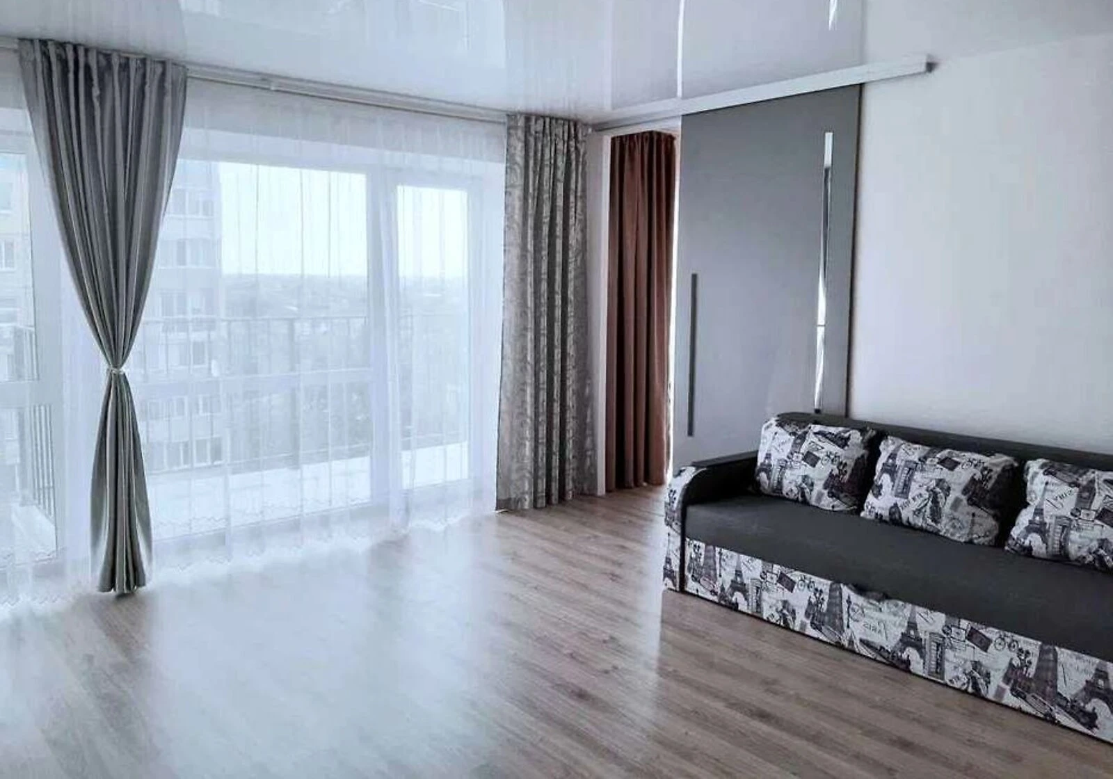 2-кімнатна квартира, Кам'янський: закритий двір, фото 3