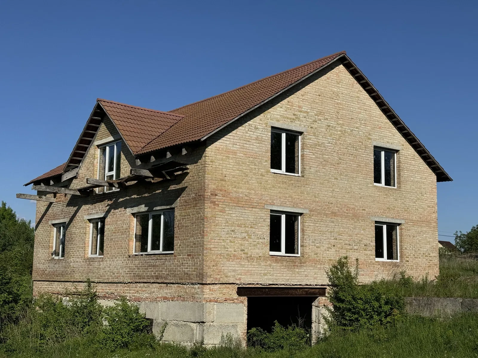 Дом, Ровно: гараж в цоколе, 10 соток - фото 1