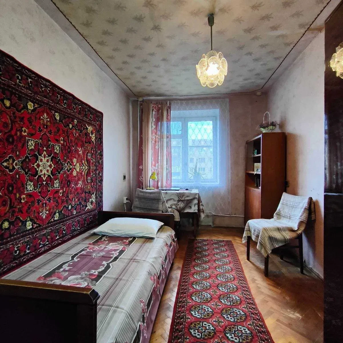 3-комнатная квартира, Павлоград: балкон после ремонта, мебель и техника, фото 3
