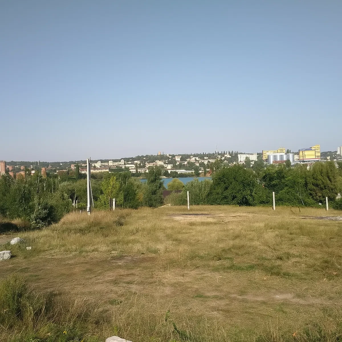 Ділянка 10 соток, Васильків: вид на річку Стугну, світло 10 кВт - фото 1